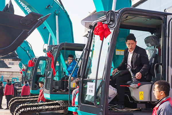 十年相隨，成就彼此，來聽聽山河智能挖掘機客戶的真實聲音