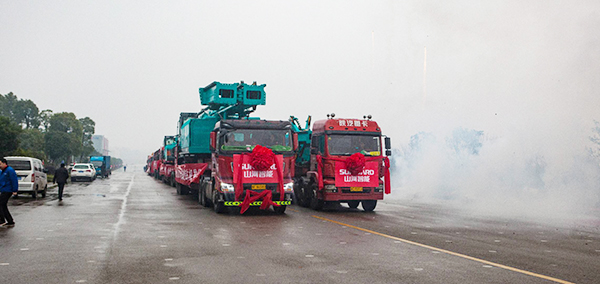 新年開門紅！山河智能5000萬裝備批量發(fā)車