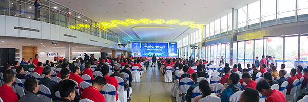 紅四月，山河智能挖掘機促銷會節(jié)節(jié)攀升