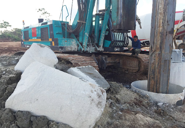 山河智能入巖神器在東非肯尼亞獲贊，人好設(shè)備好