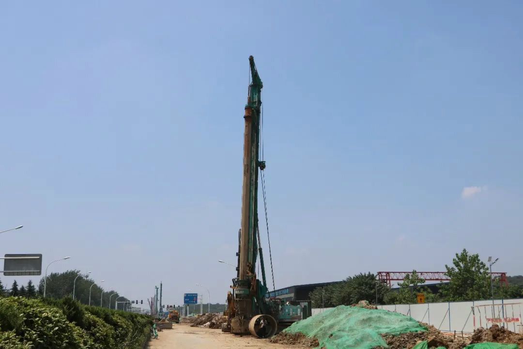 “誤入”樁基 百折不回！他以8臺(tái)旋挖搏未來