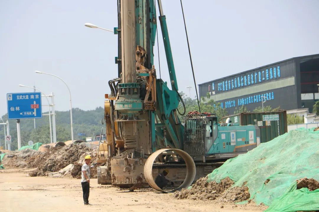 “誤入”樁基 百折不回！他以8臺(tái)旋挖搏未來