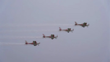 山河四機飛行編隊驚艷堯城(太原)國際通用航空飛行大會