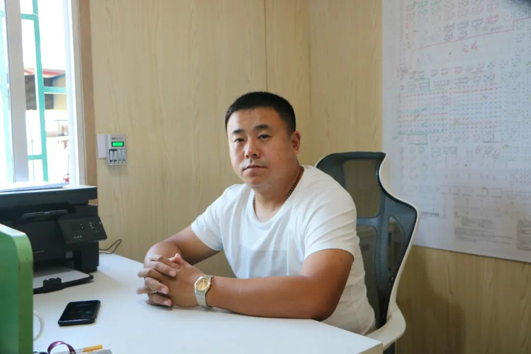 液壓靜力壓樁機從1臺到21臺，他只用了8年！