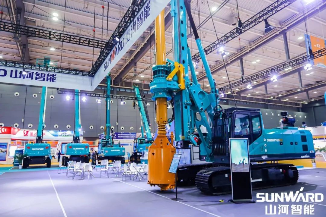 “山河綠”亮相長沙國際工程機(jī)械展，50余款產(chǎn)品盡顯山河智能創(chuàng)新實(shí)力