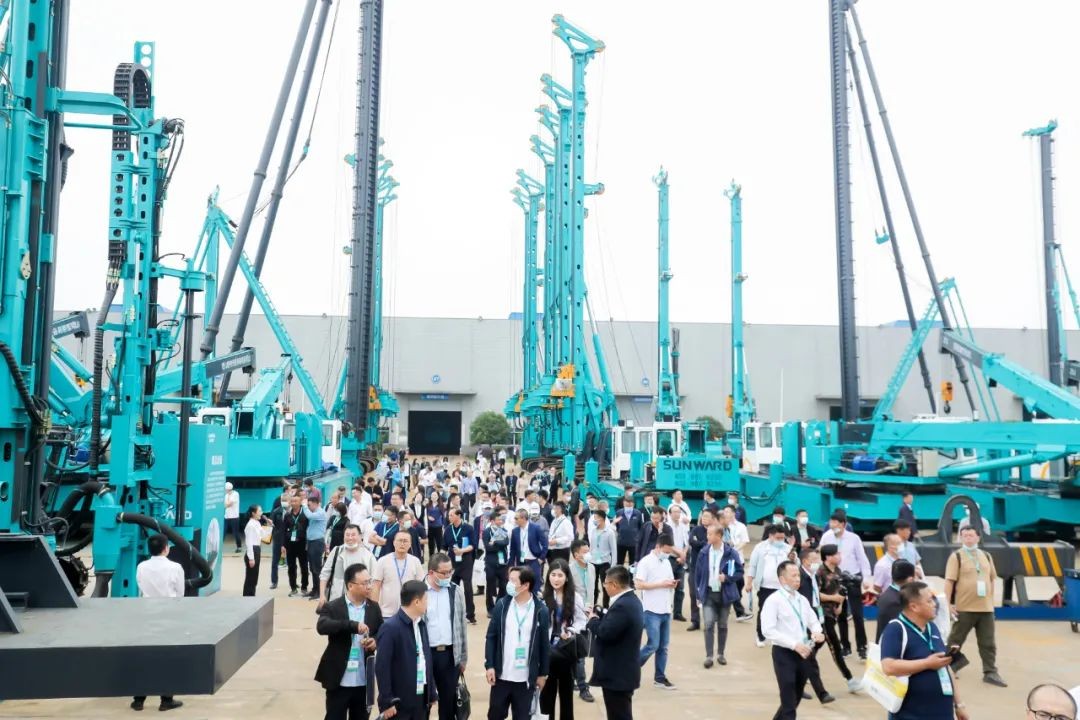 “爆品”出擊！山河智能客戶交流會(huì)簽約超8億元