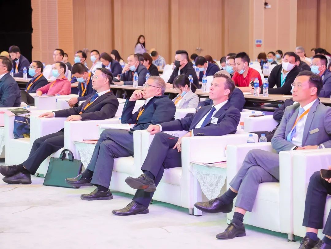 何清華出席長(zhǎng)沙國(guó)際工程機(jī)械產(chǎn)業(yè)鏈發(fā)展峰會(huì)，走“雙循環(huán)”道路關(guān)鍵在于“要做好自己的事情”