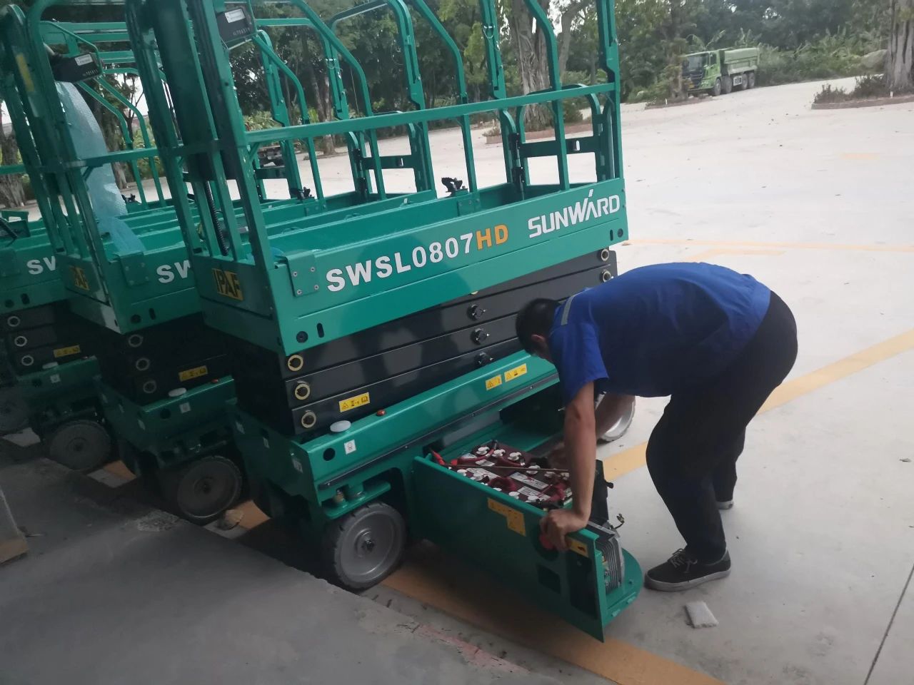 30小時，8個人，10臺裝備，我們說到做到！