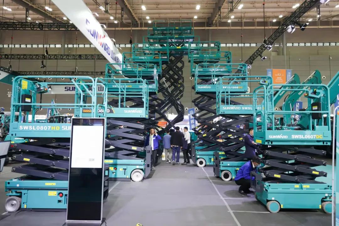 “山河綠”牽手“華為中國(guó)紅”！山河智能高機(jī)設(shè)備集群助力華為團(tuán)泊洼項(xiàng)目