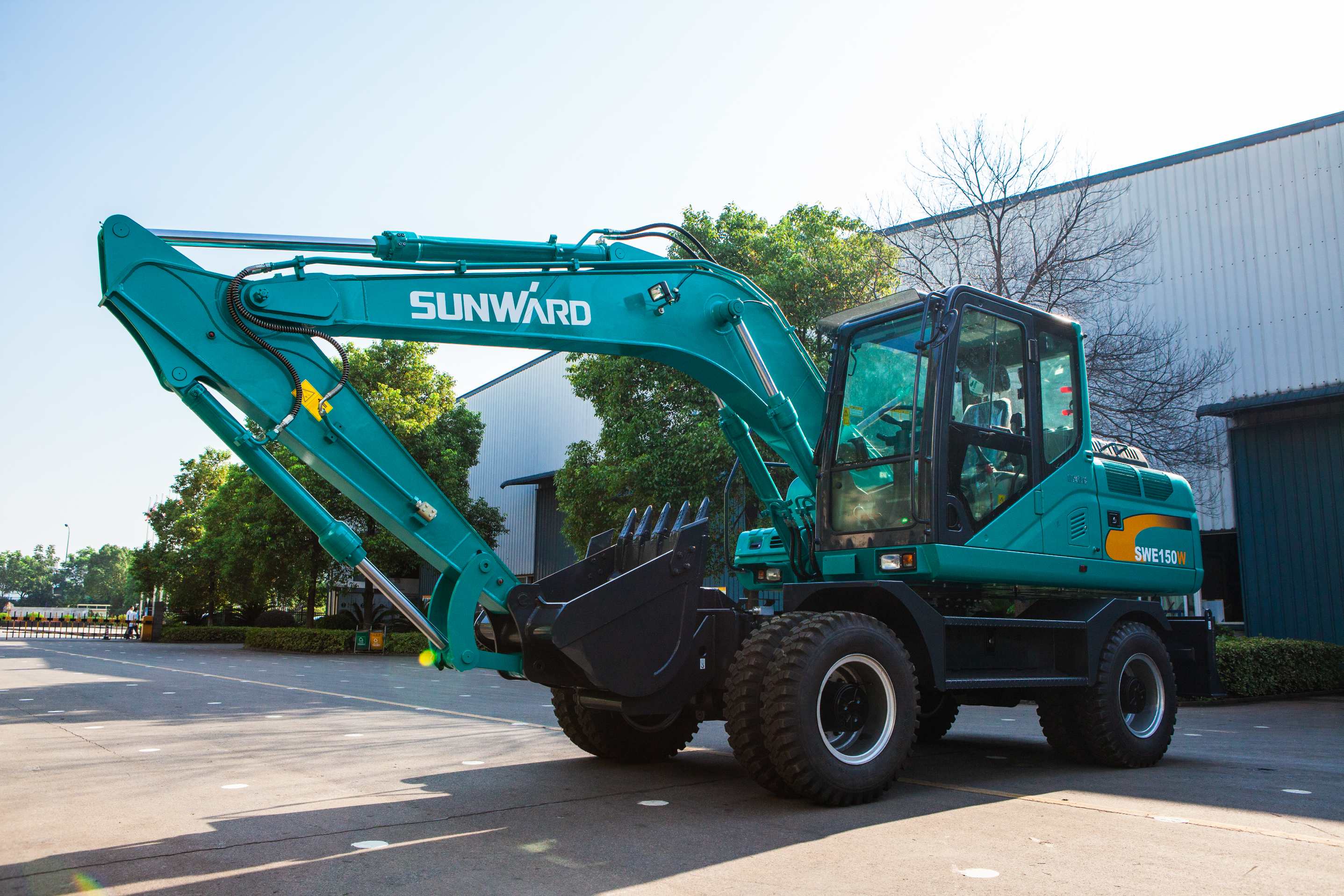 輪胎式挖掘機和履帶式挖掘機，你更看好哪個？