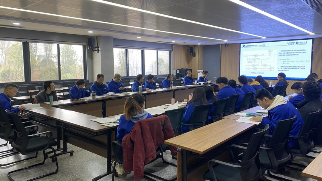 產(chǎn)學研一體化結(jié)碩果！山河智能2020級研究生開題答辯會議順利召開