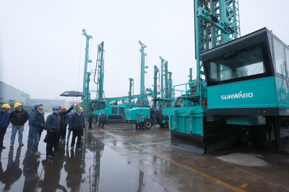 兩種鉆進(jìn)模式+更大扭矩！山河智能自主研制的全液壓牙輪鉆機(jī)下線