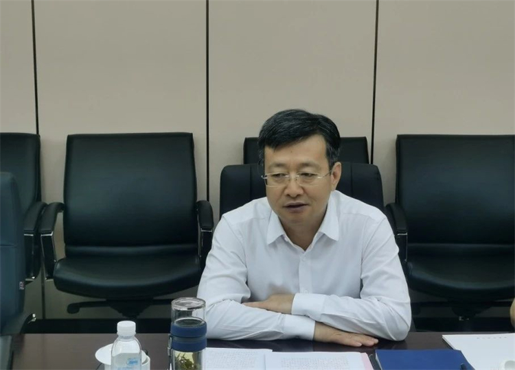 深化合作、共創(chuàng)輝煌！何清華帶隊(duì)拜訪(fǎng)中土集團(tuán)