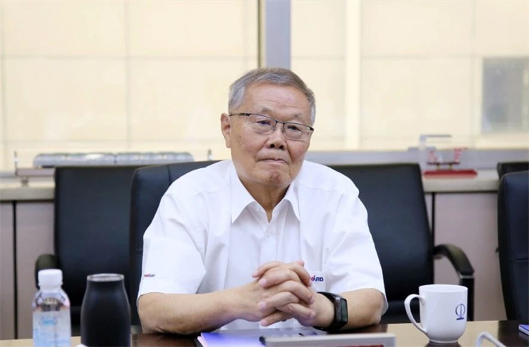 深化合作、共創(chuàng)輝煌！何清華帶隊(duì)拜訪(fǎng)中土集團(tuán)