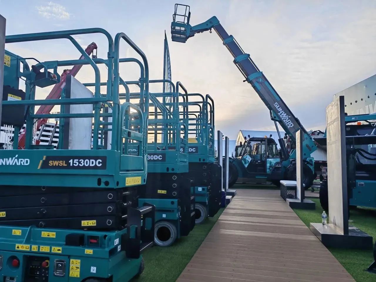 海外銷售同比增長超200%！山河智能高空機械闊步“出?！? /></span></span>
</p>
<p style=