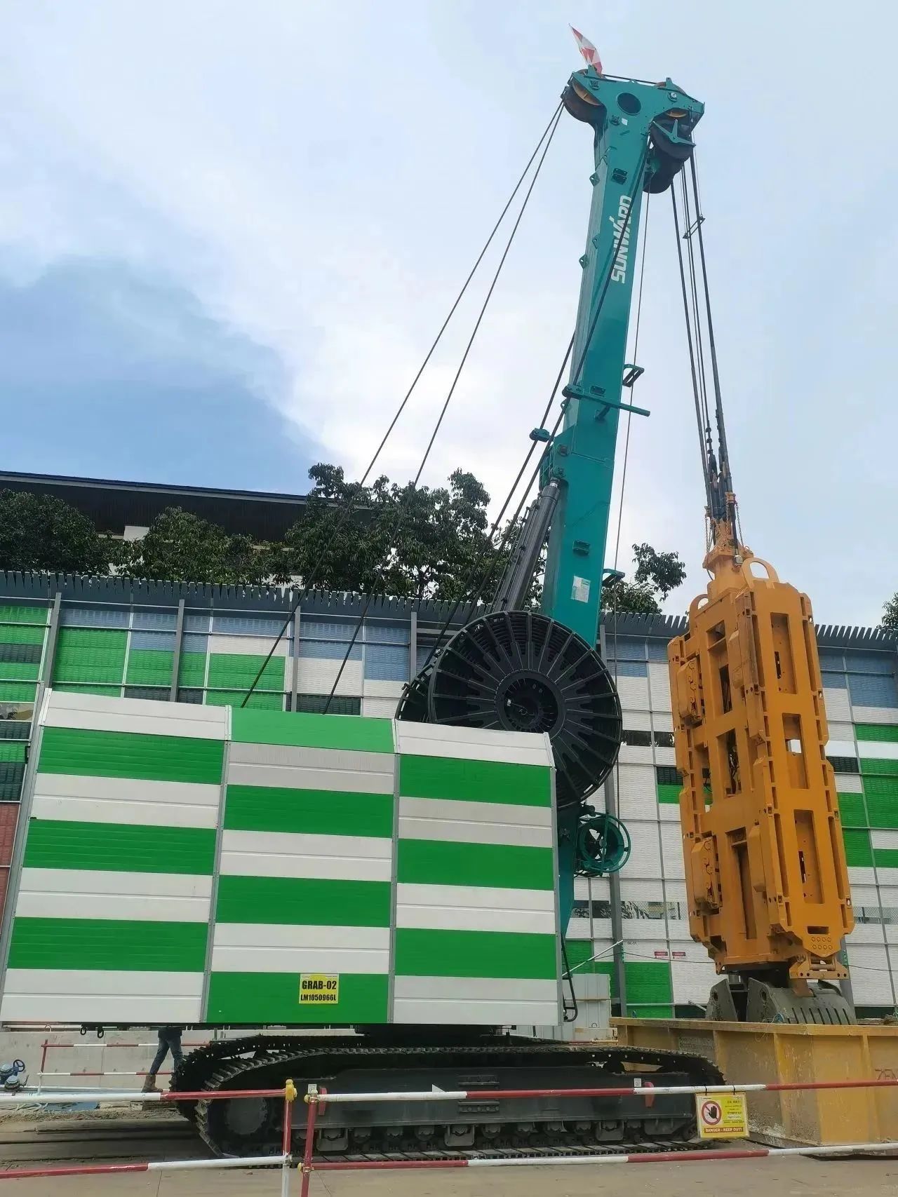 助力國(guó)內(nèi)國(guó)際重大工程！山河智能液壓抓斗實(shí)力“出圈”