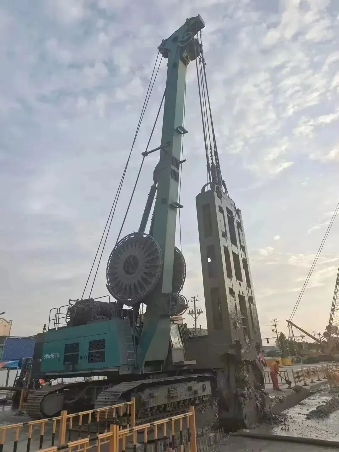 助力國(guó)內(nèi)國(guó)際重大工程！山河智能液壓抓斗實(shí)力“出圈”