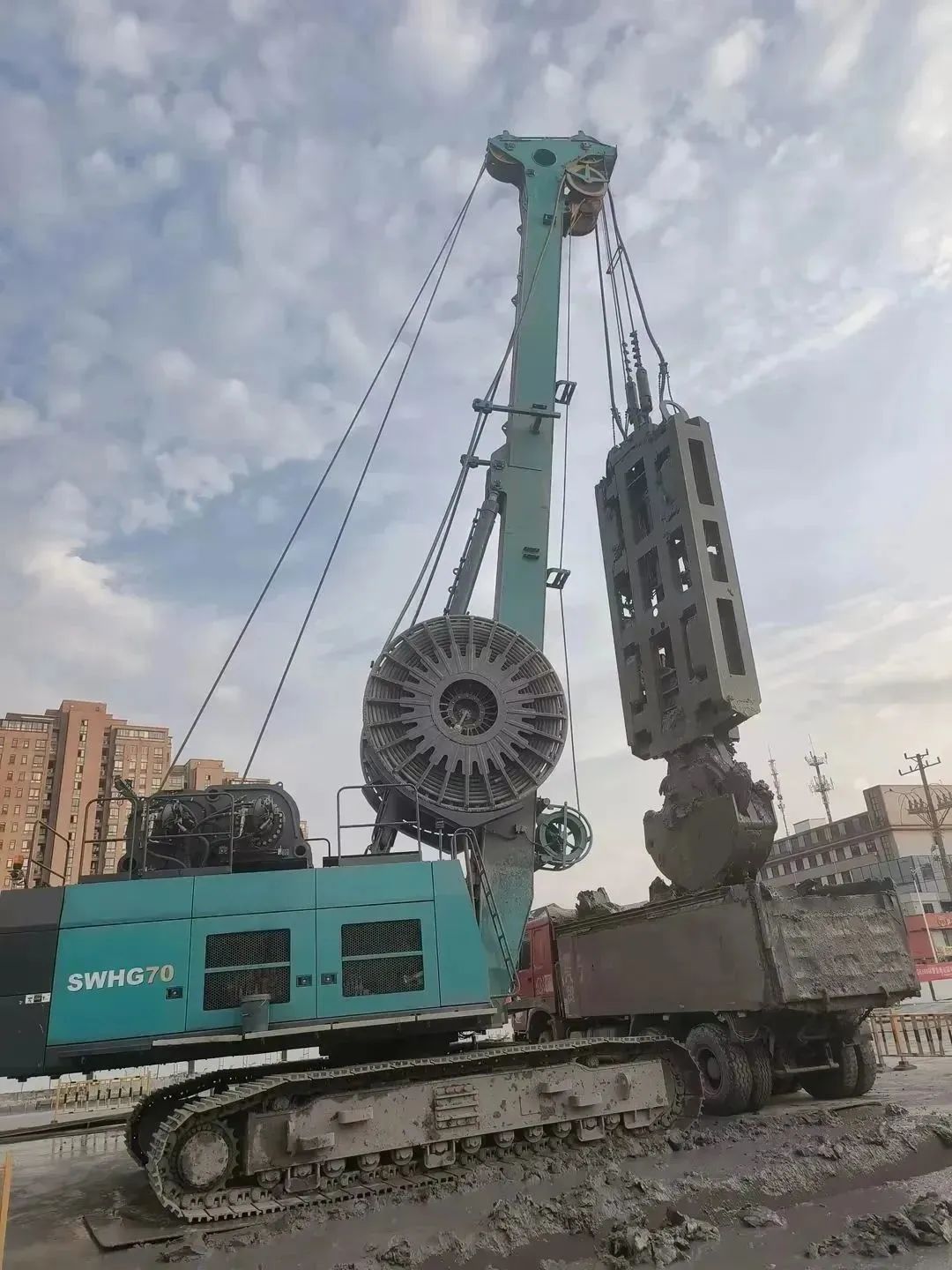 助力國(guó)內(nèi)國(guó)際重大工程！山河智能液壓抓斗實(shí)力“出圈”