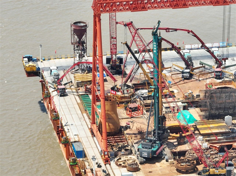 捷報(bào)！山河智能完成“全球最大”6.3米直徑旋挖樁成孔成樁