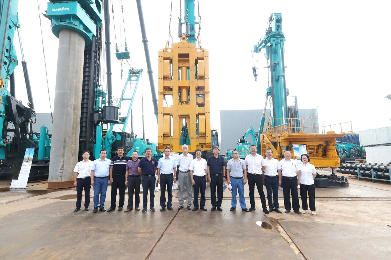 國際領(lǐng)先！山河智能6項(xiàng)科技成果通過鑒定