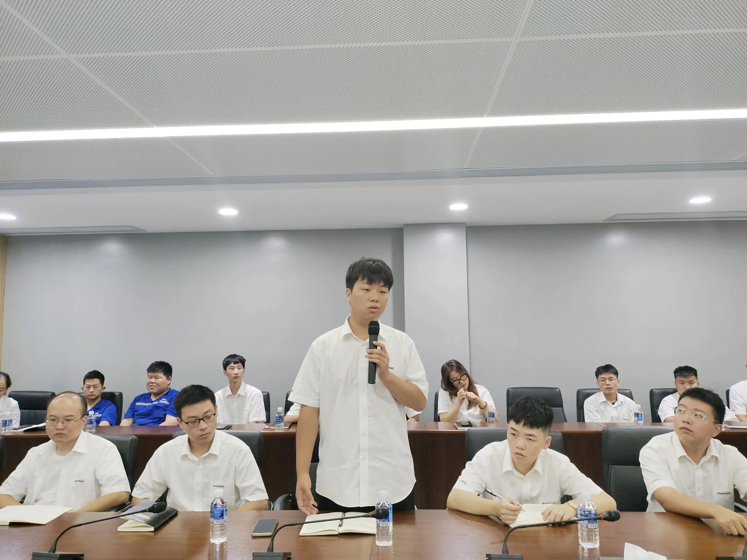 暢談心聲，共話未來(lái)！這場(chǎng)應(yīng)屆畢業(yè)生員工座談會(huì)，很暖，很貼心！