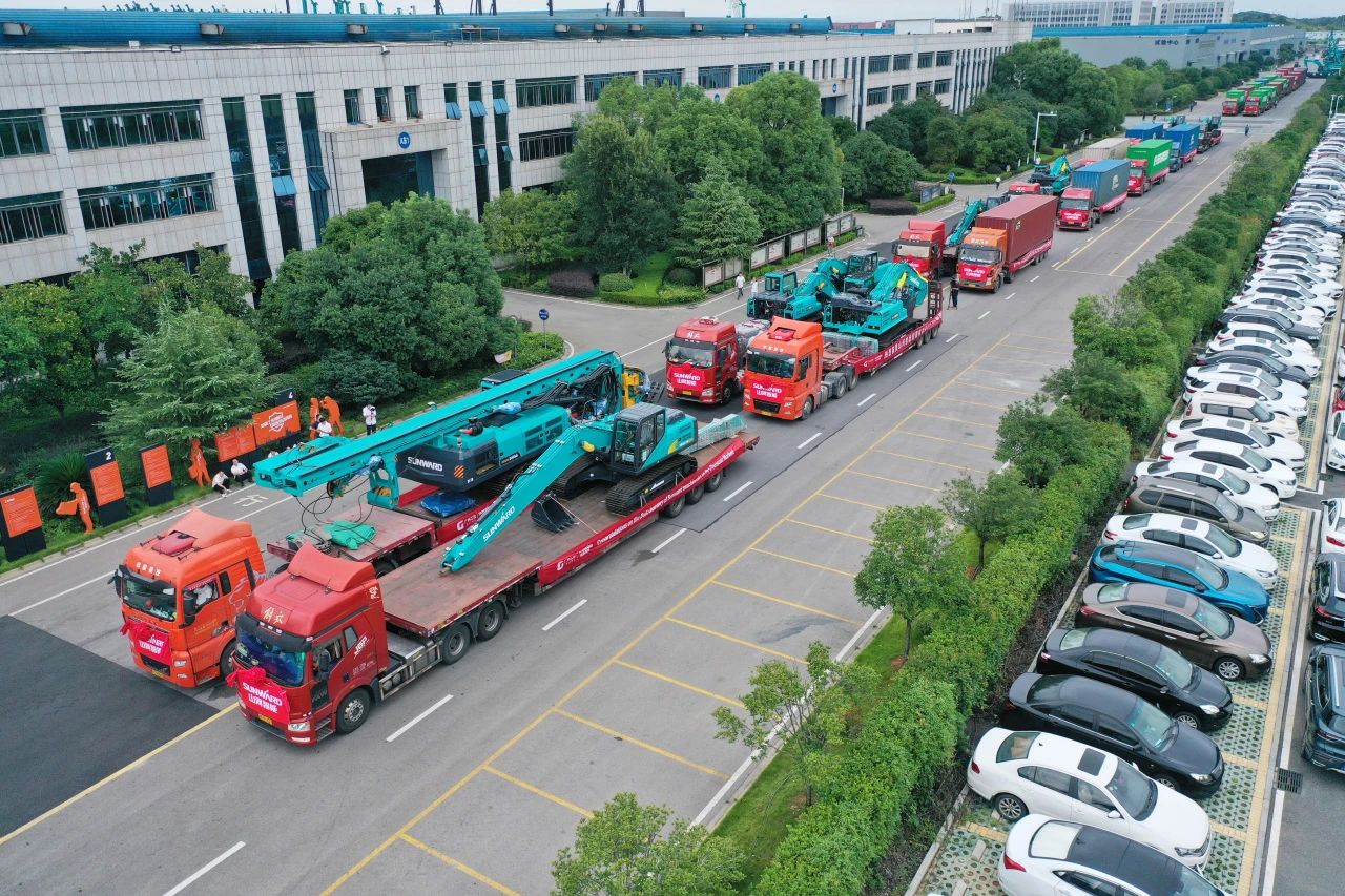 持續(xù)進(jìn)軍國際市場！山河智能近百臺設(shè)備集中發(fā)貨