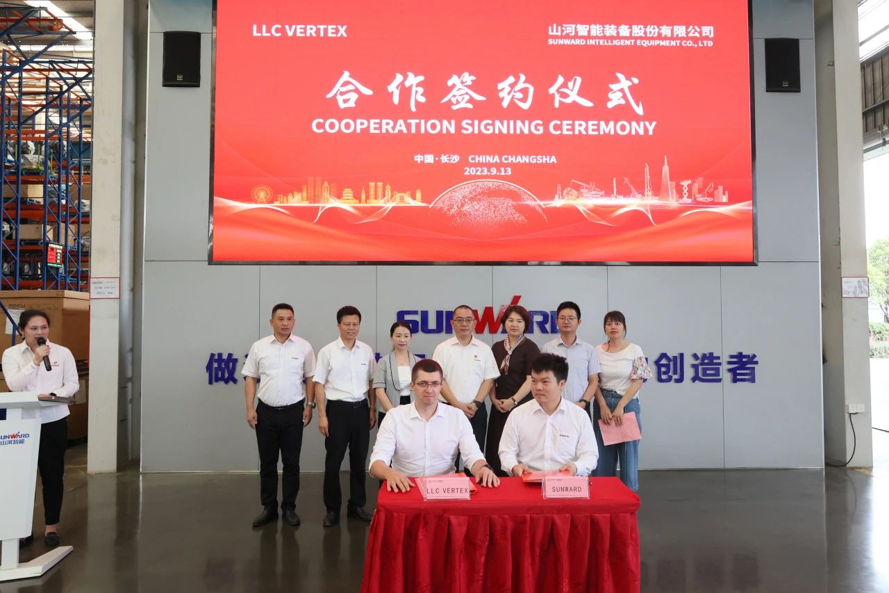 持續(xù)進(jìn)軍國際市場！山河智能近百臺設(shè)備集中發(fā)貨