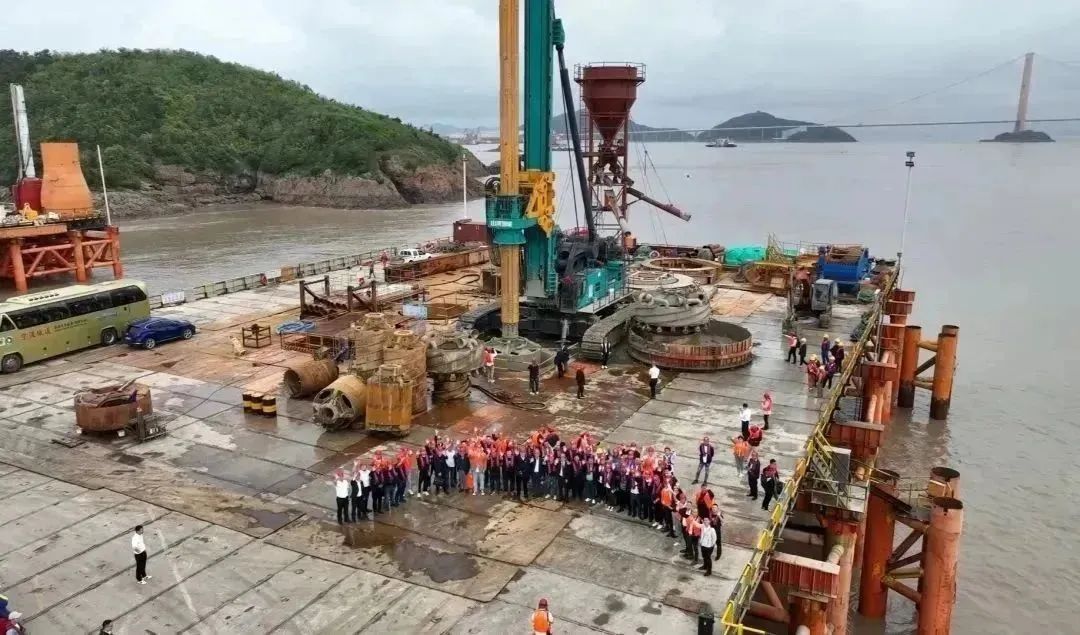 全面告捷！山河智能超級旋挖鉆機(jī)圓滿完成甬舟鐵路西堠門公鐵兩用大橋樁基施工任務(wù)