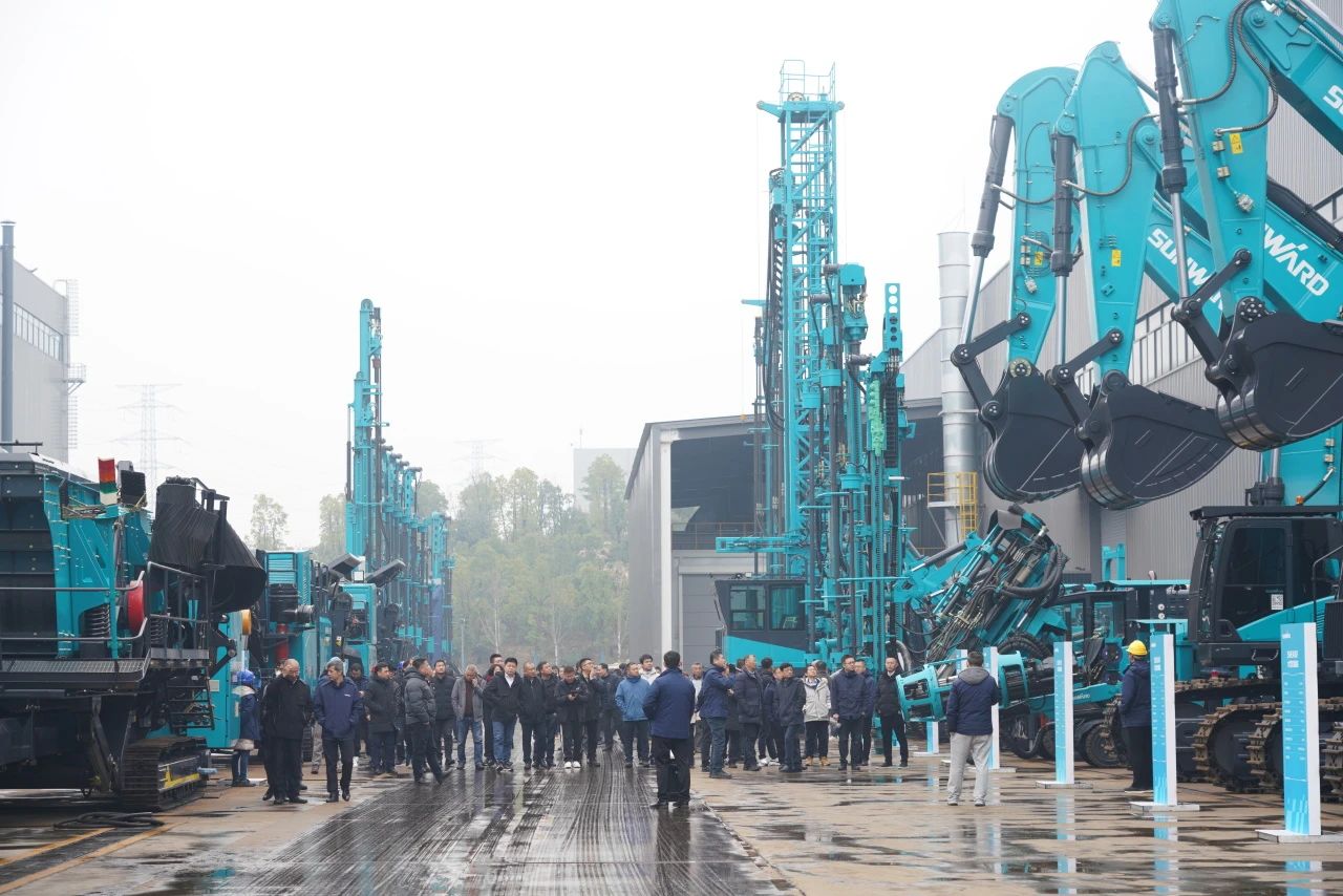 啟新程，向未來！山河礦巖揭牌慶典暨新春發(fā)貨儀式圓滿舉行