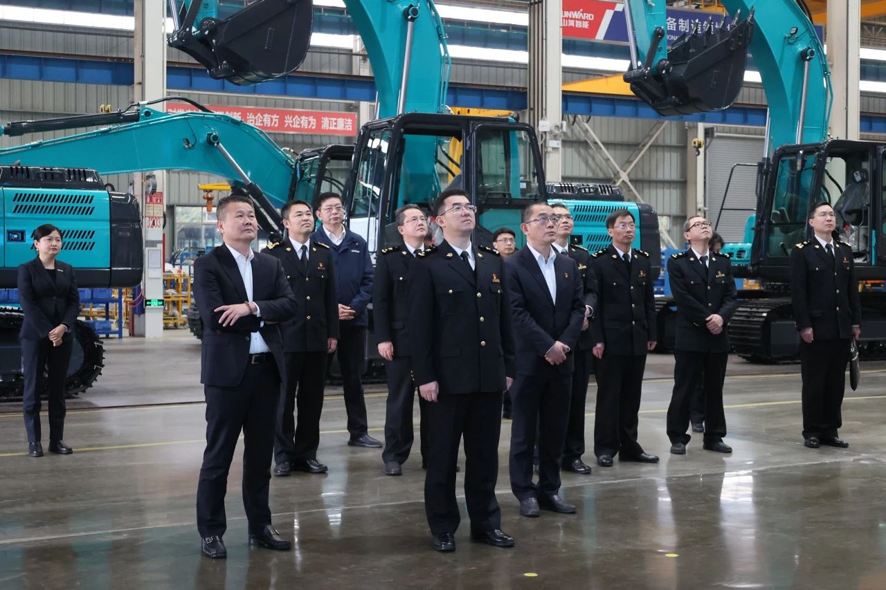 長沙海關(guān)黨委書記、關(guān)長沈大為調(diào)研山河智能