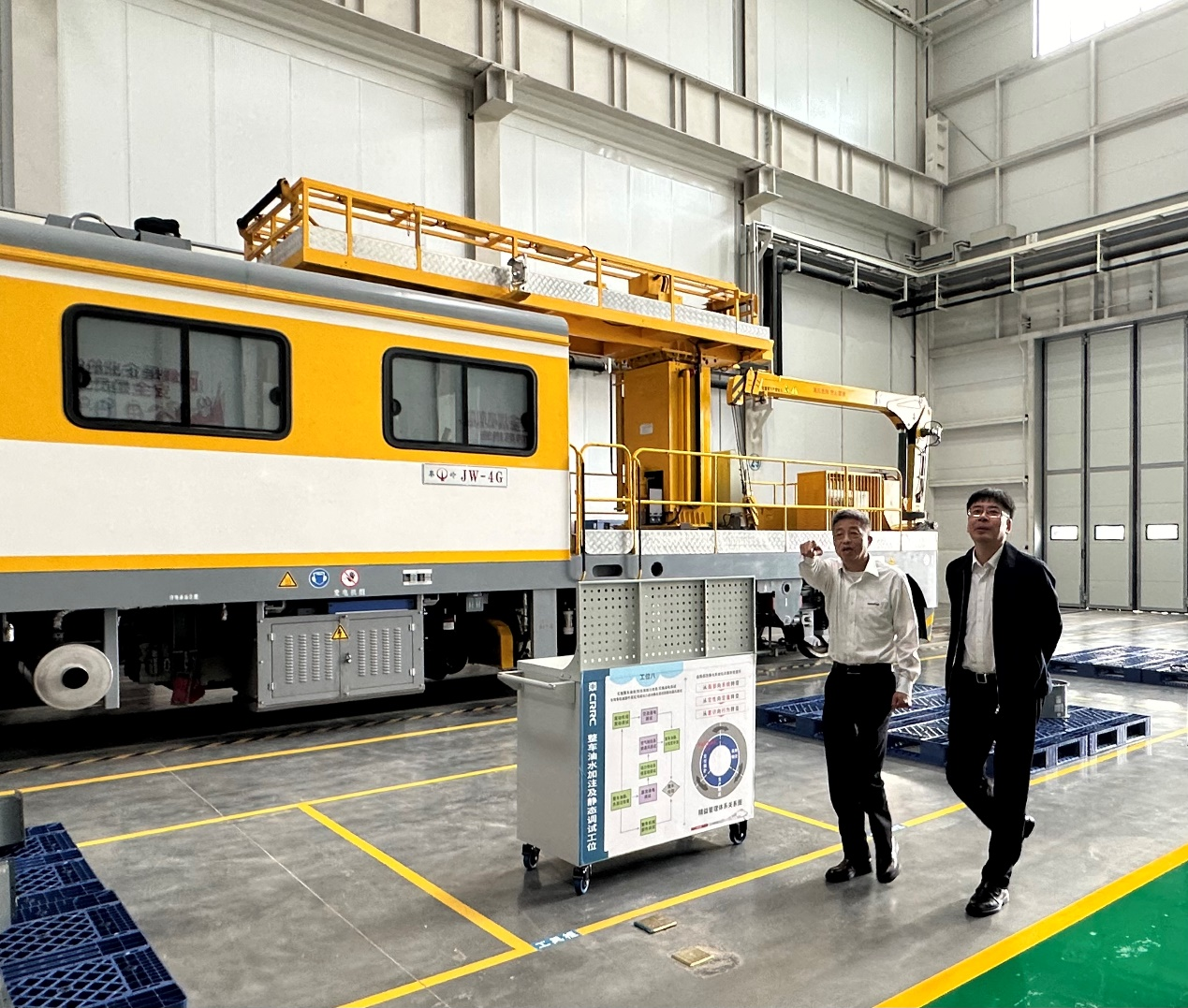 CPH-30J道岔鋪換機(jī)組全球發(fā)布！山河智能與寶雞中車時(shí)代共繪鐵路裝備新篇章！