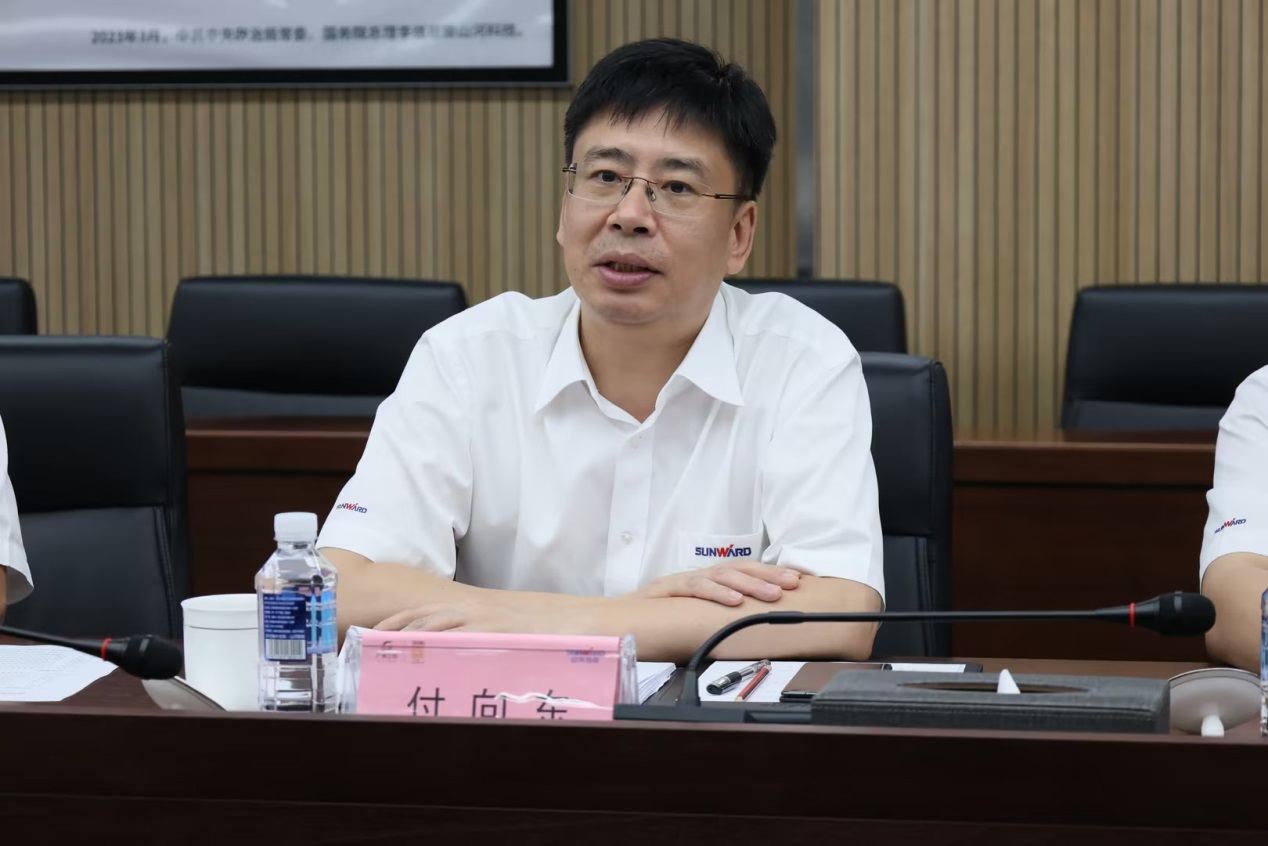 深化交流合作！廣州港李明忠副總經(jīng)理率隊(duì)蒞臨山河智能考察交流！