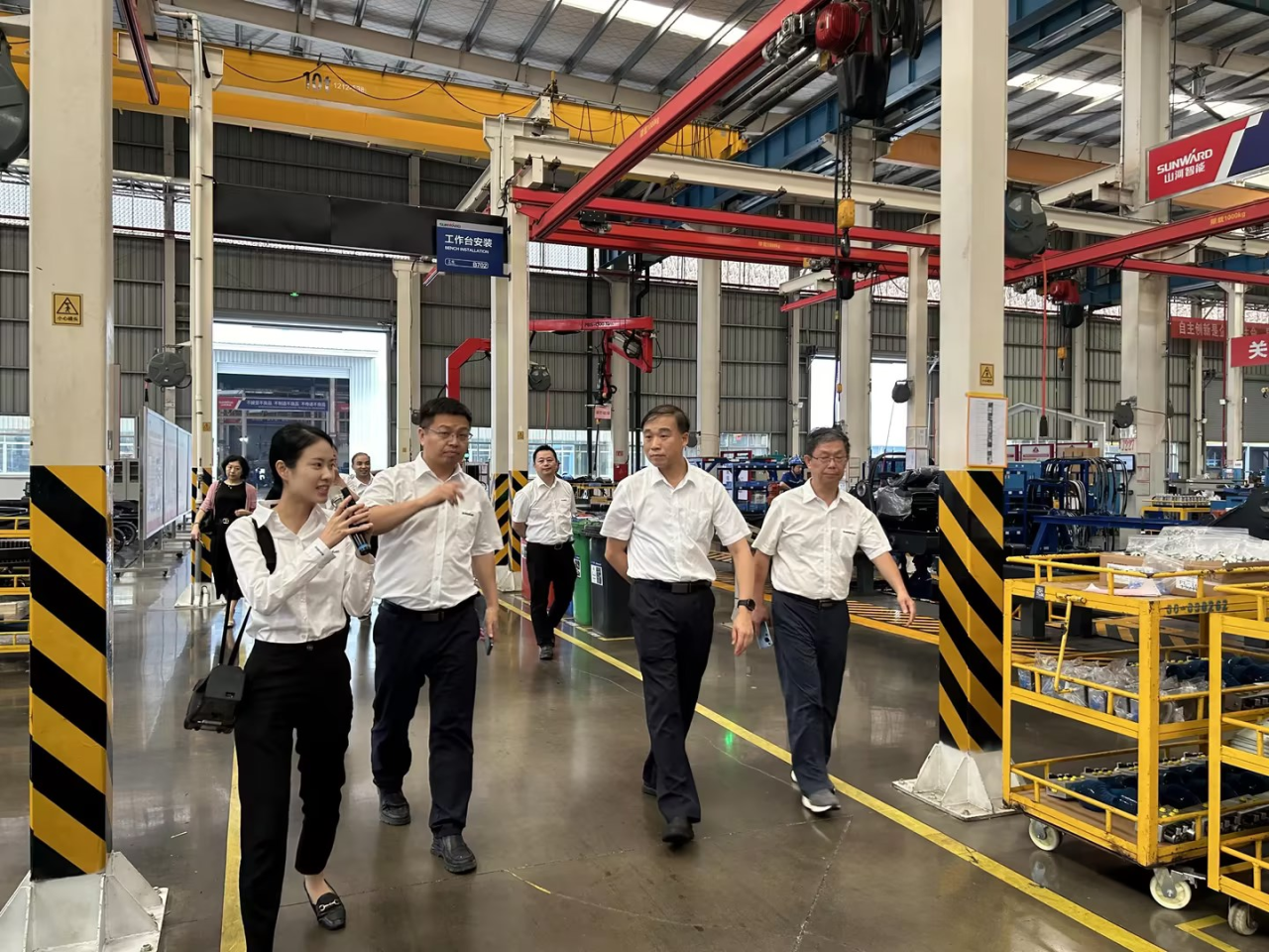 深化交流合作！廣州港李明忠副總經(jīng)理率隊(duì)蒞臨山河智能考察交流！