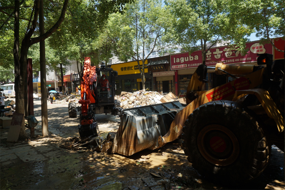 馳援湖南平江抗洪搶險，共克時艱顯擔(dān)當(dāng)