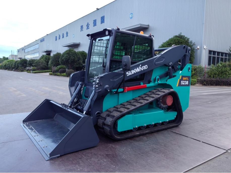 大馬力、高性能、高配置！您要的履帶式滑移裝載機(jī)下線啦！