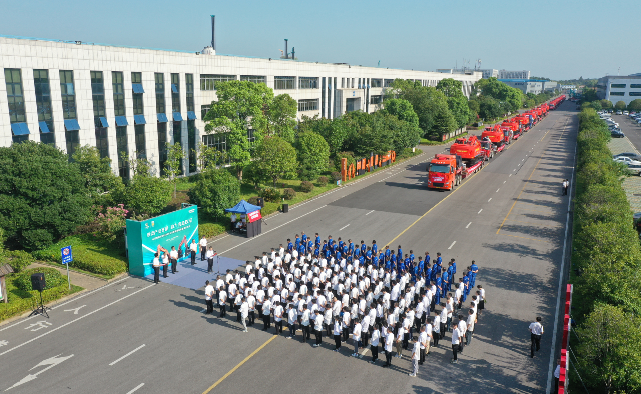 賡續(xù)產(chǎn)業(yè)賽道，助力應(yīng)急鐵軍|山河智能應(yīng)急救援裝備批量交付安能集團(tuán)