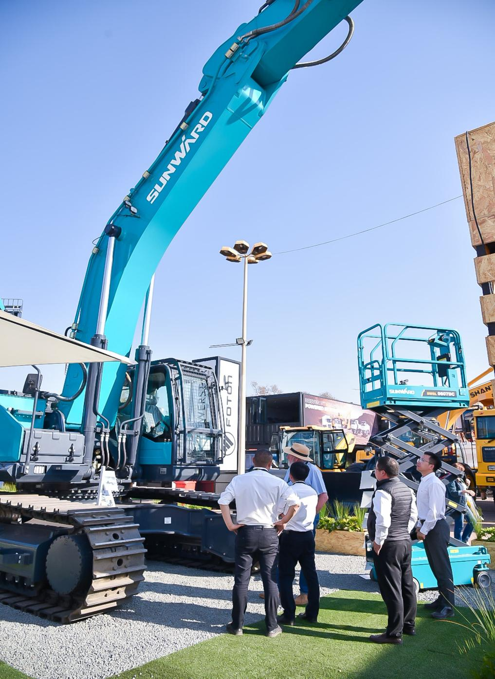 跨越山海，重器遠(yuǎn)航！山河智能亮相南非最大礦業(yè)展會(huì)