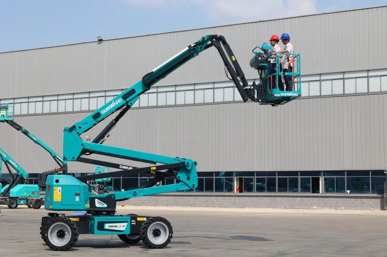 高可靠、高安全、高性能！山河智能新一代P系列電動(dòng)臂式高空作業(yè)平臺(tái)成功下線