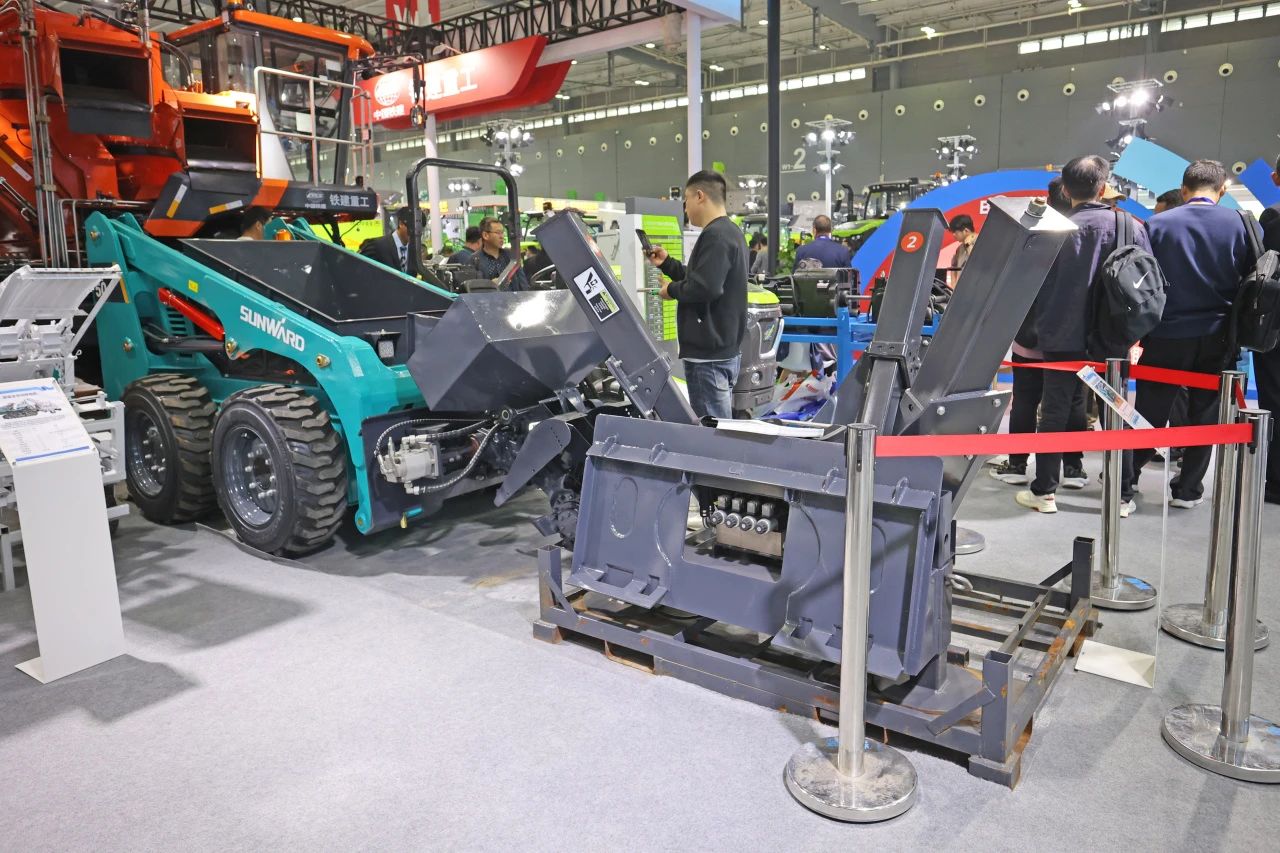 聚焦智能化、無人化！山河智能攜多款產(chǎn)品亮相2024中國國際農(nóng)業(yè)機械展