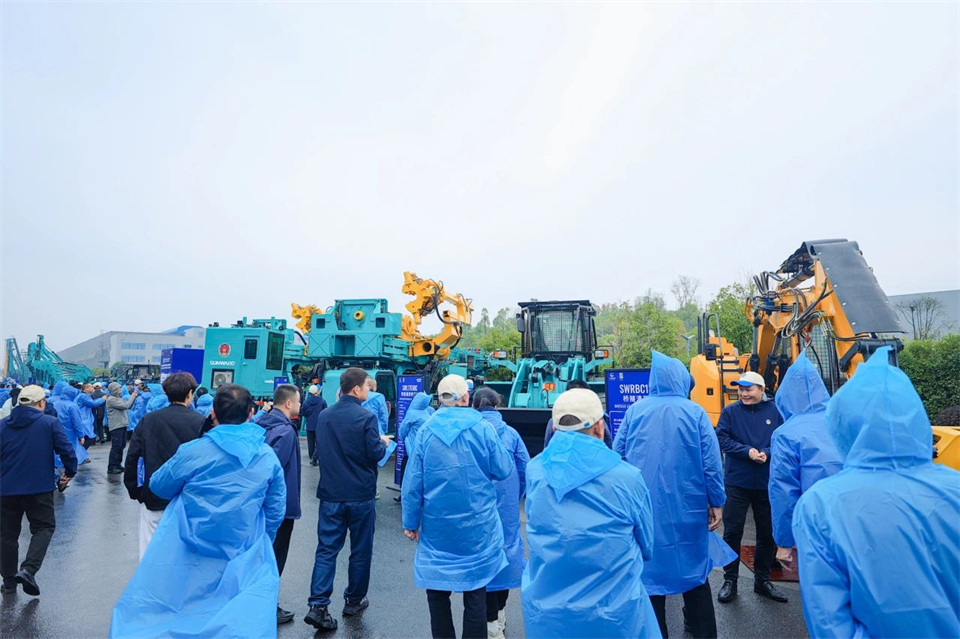 創(chuàng)新引領價值，理想成就未來！山河智能25周年慶典暨全球客戶節(jié)隆重舉辦