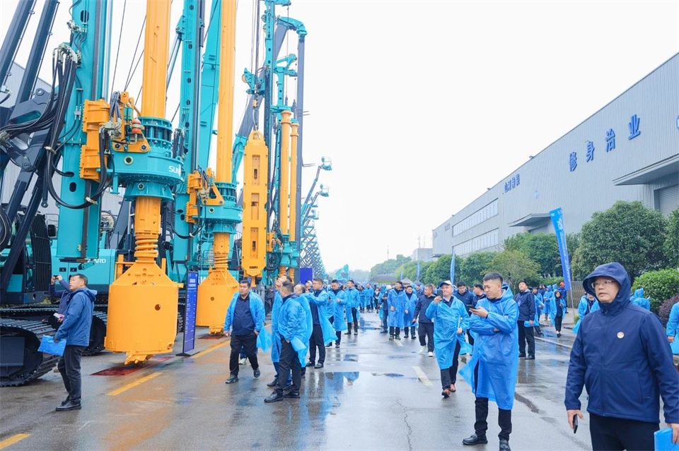 創(chuàng)新引領價值，理想成就未來！山河智能25周年慶典暨全球客戶節(jié)隆重舉辦