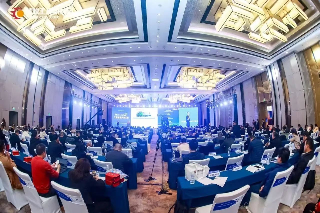 點贊！山河智能創(chuàng)新設(shè)備榮登CMIIC2024明星產(chǎn)品榜單