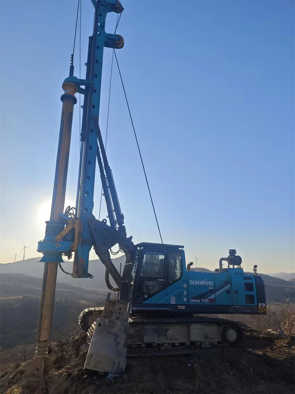 山河智能舉辦電塔樁技術(shù)創(chuàng)新交流會，為電力基礎(chǔ)設(shè)施建設(shè)注入新動力