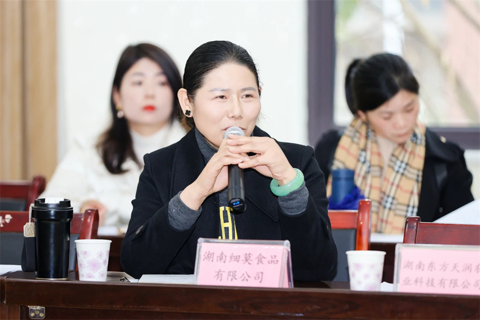 長龍街道、山河智能召開首屆年貨盛惠暨送春聯(lián)文化惠民活動(dòng)工作會議