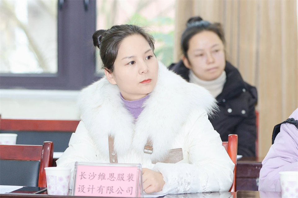 長龍街道、山河智能召開首屆年貨盛惠暨送春聯(lián)文化惠民活動(dòng)工作會議