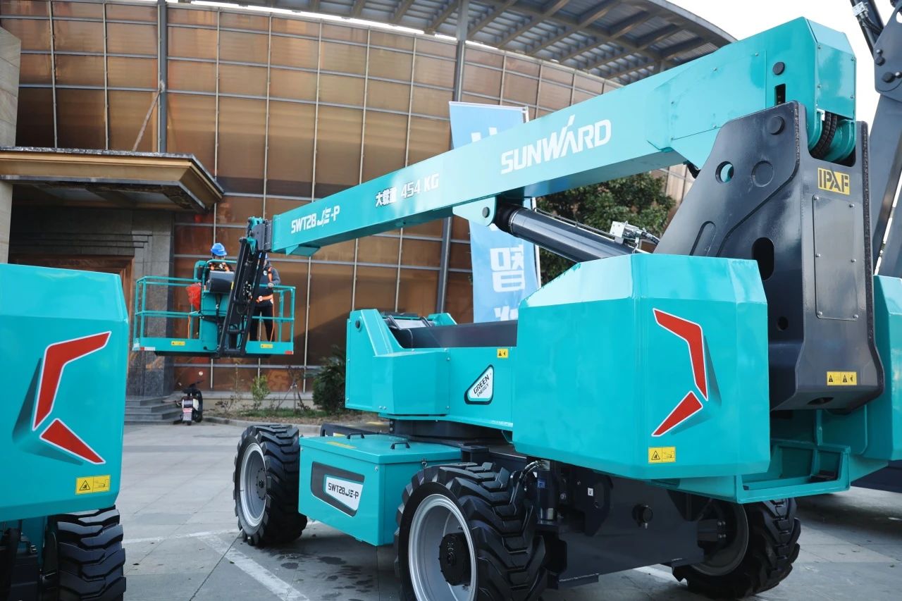 登“高”向“新”，山河智能亮相第九屆全國高空作業(yè)平臺租賃大會