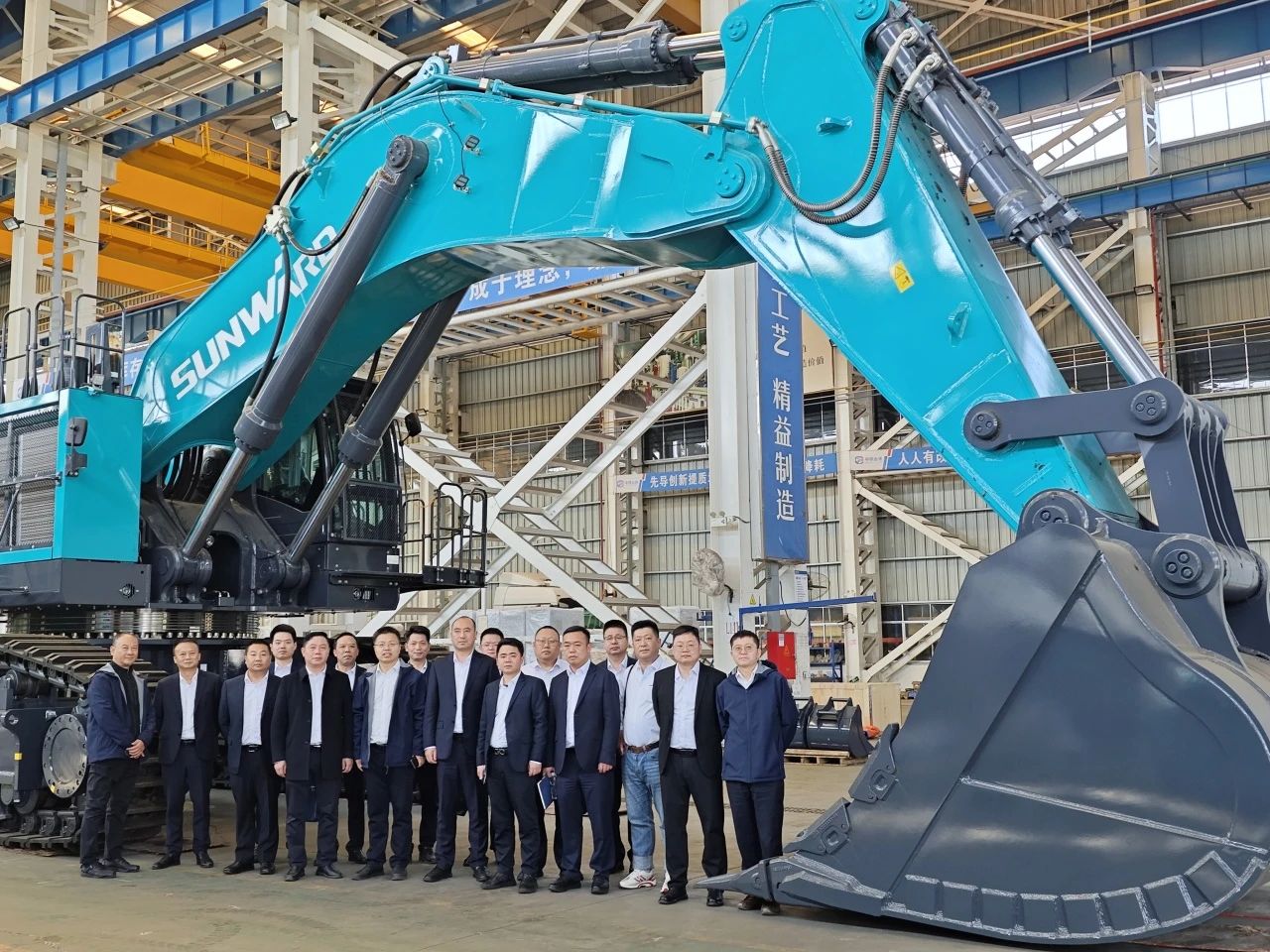 強強聯(lián)手！山河智能與湖南楚湘建工集團達(dá)成共建礦山生產(chǎn)建設(shè)創(chuàng)新聯(lián)合體共識