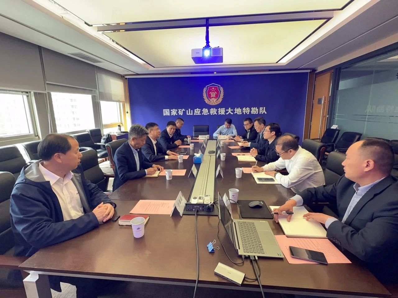 山河智能董事長付向東帶隊拜訪中煤地質(zhì)總局、大地特勘公司