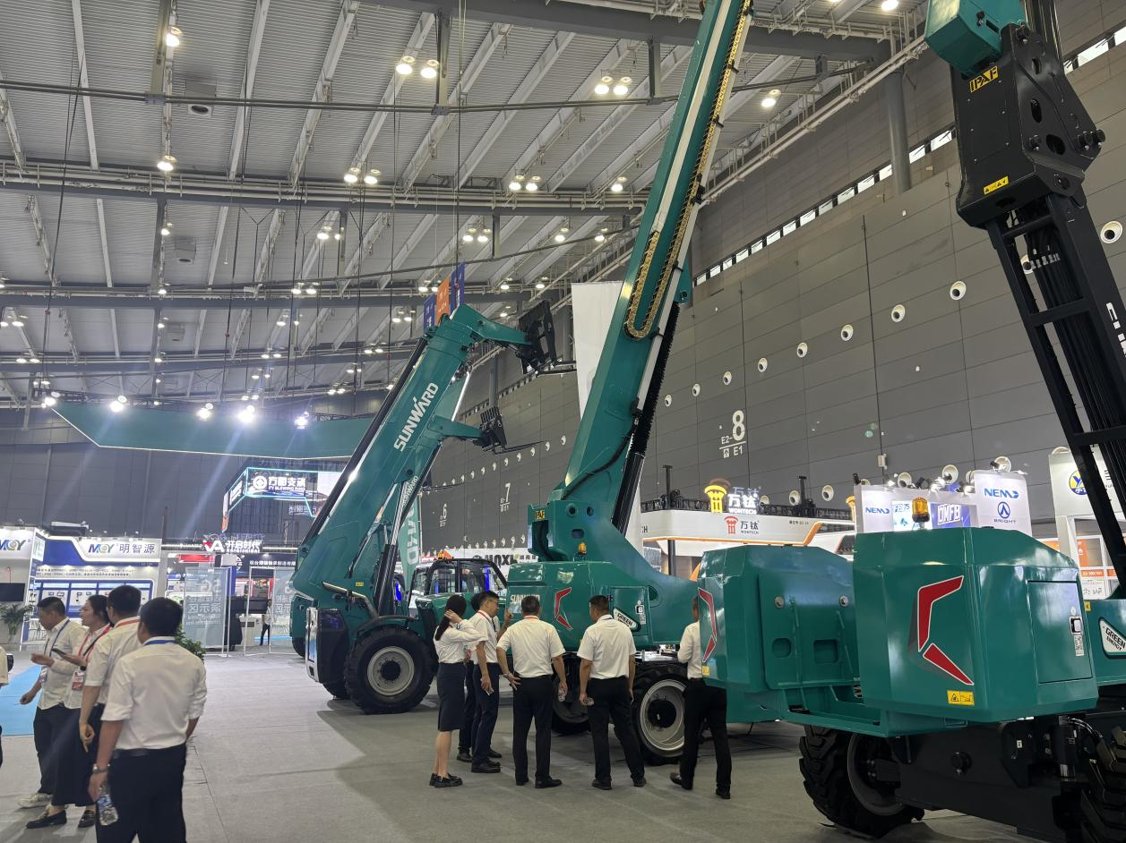 2025 CICEE | 山河智能SWT34JE-P電動直臂式高空作業(yè)平臺重磅發(fā)布！