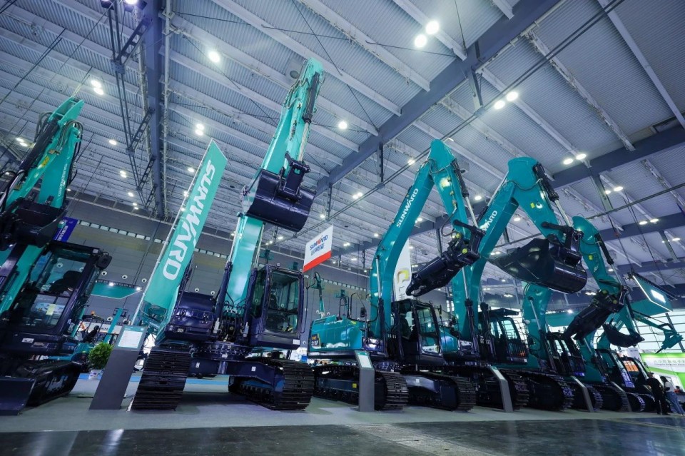 2025 CICEE | 從單一工具邁向多元化解決方案，山河智能呈現(xiàn)非凡挖掘機風采